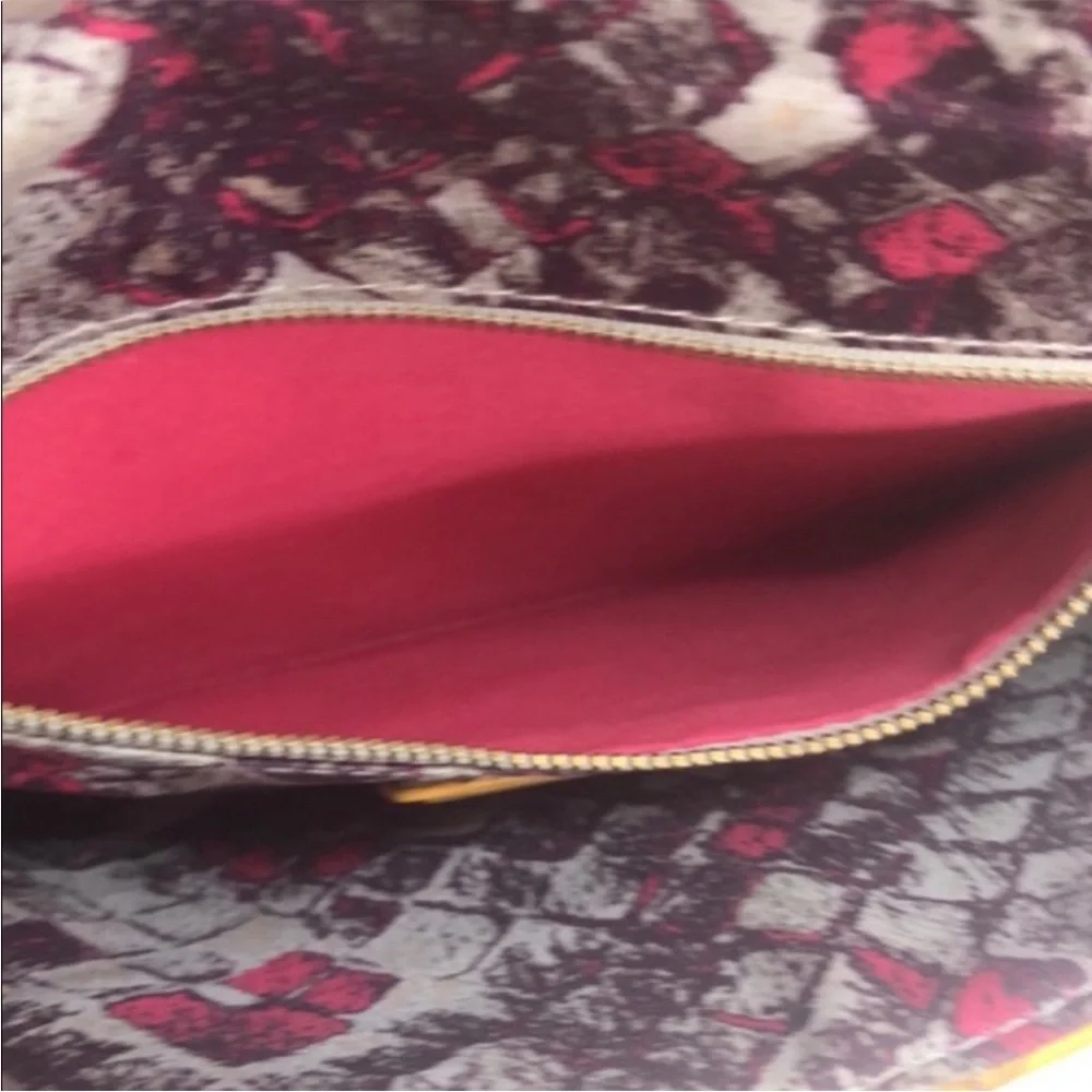 Elliott Lucca Clutch